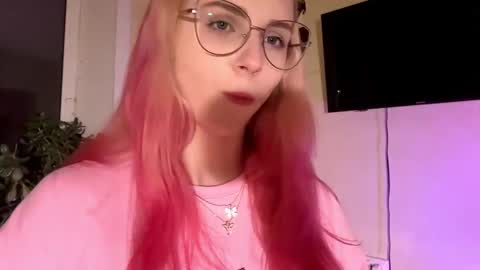 Karolina online show from 10.15.25