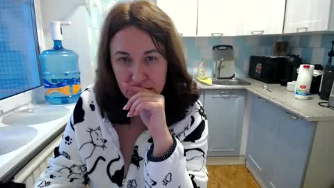 Snapshot of donnalimadonna chatting on 12.11.24 Tatiana 43 curvy sexy body and Joanna redhead 39 years online show from 12.11.24