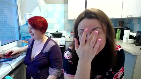 Snapshot of donnalimadonna chatting on 01.22.25 Tatiana 43 curvy sexy body and Joanna redhead 39 years online show from 01.22.25