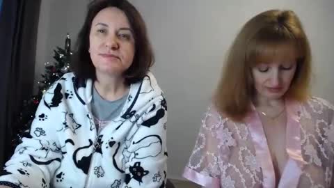 Tatiana 43 curvy sexy body and Joanna redhead 39 years online show from 01.14.26