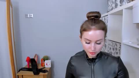 DonnaSensual online show from 11.21.25