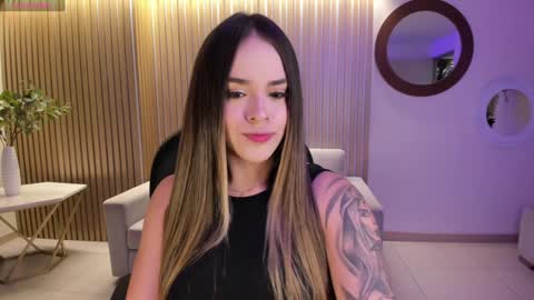  Donna Stonne  online show from 01.05.25