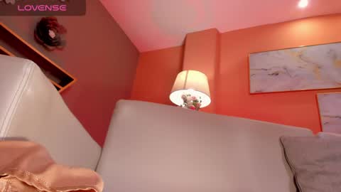  Donna Stonne  online show from 01.25.25