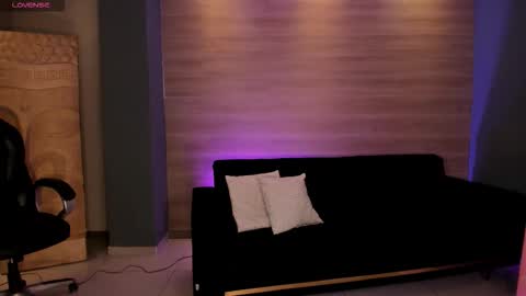  Donna Stonne  online show from 10.28.25