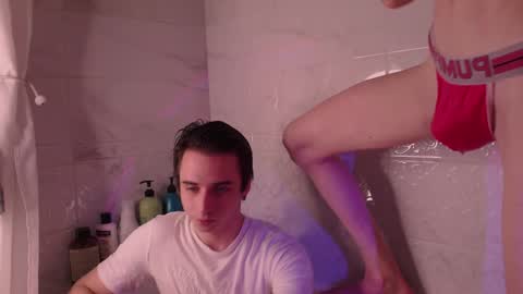 Snapshot of dontknowloool chatting on 12.22.24 EliotKenny online show from 12.22.24