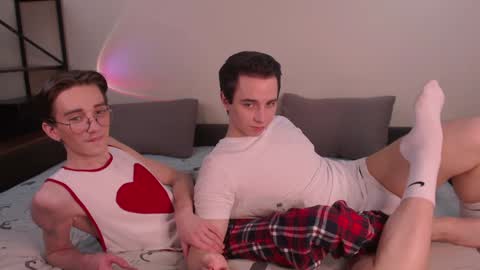 Snapshot of dontknowloool chatting on 12.27.24 EliotKenny online show from 12.27.24