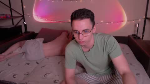 Snapshot of dontknowloool chatting on 02.28.25 EliotKenny online show from 02.28.25