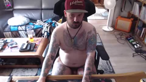 doomsy_minatozaki online show from 08.04.26