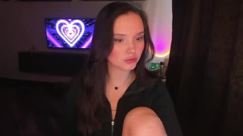 Dora Charmer online show from 04.04.26