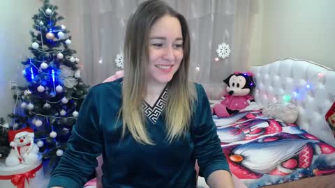 Snapshot of dorasuun chatting on 12.08.24 dorasuun online show from 12.08.24