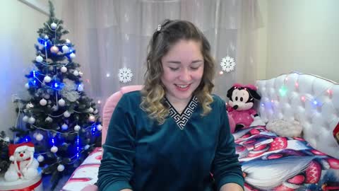 Snapshot of dorasuun chatting on 12.13.24 dorasuun online show from 12.13.24