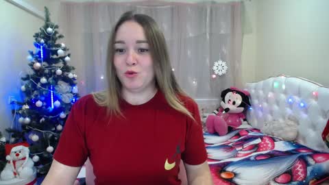 Snapshot of dorasuun chatting on 12.15.24 dorasuun online show from 12.15.24