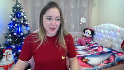 Snapshot of dorasuun chatting on 12.15.24 dorasuun online show from 12.15.24