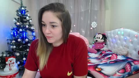 Snapshot of dorasuun chatting on 12.15.24 dorasuun online show from 12.15.24