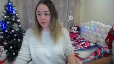 Snapshot of dorasuun chatting on 12.20.24 dorasuun online show from 12.20.24