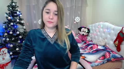 Snapshot of dorasuun chatting on 12.30.24 dorasuun online show from 12.30.24