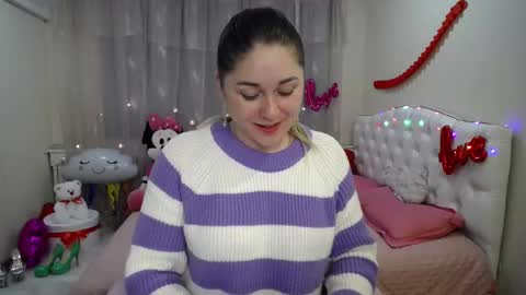 Snapshot of dorasuun chatting on 02.15.25 dorasuun online show from 02.15.25