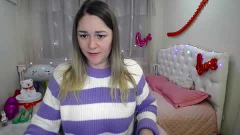 Snapshot of dorasuun chatting on 02.19.25 dorasuun online show from 02.19.25