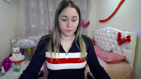 Snapshot of dorasuun chatting on 02.22.25 dorasuun online show from 02.22.25