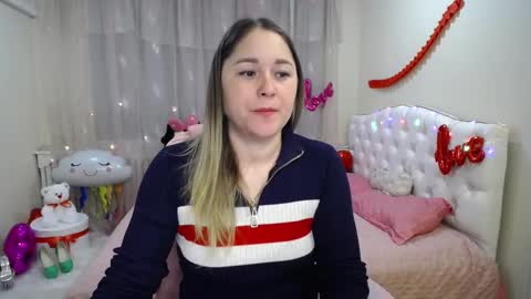 Snapshot of dorasuun chatting on 02.26.25 dorasuun online show from 02.26.25