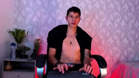 Snapshot of dorian_mystery chatting on 12.09.24 dorian_mystery online show from 12.09.24