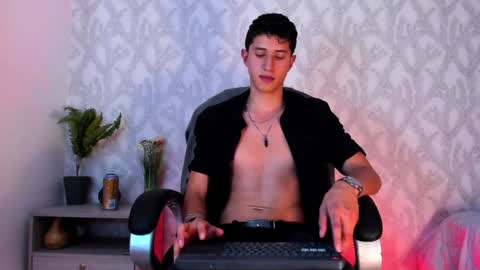 Snapshot of dorian_mystery chatting on 01.10.25 dorian_mystery online show from 01.10.25