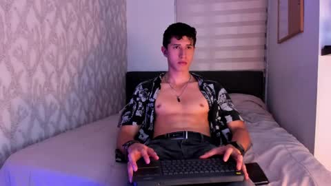 Snapshot of dorian_mystery chatting on 02.23.25 dorian_mystery online show from 02.23.25