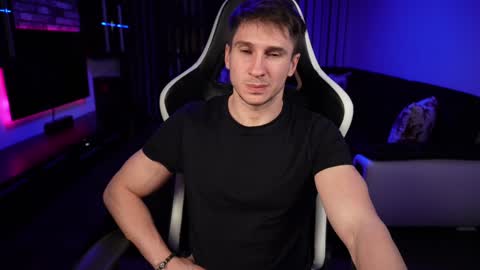 Dorian Reyes online show from 12.06.24