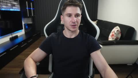 Dorian Reyes online show from 12.17.24