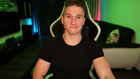 Dorian Reyes online show from 10.02.25