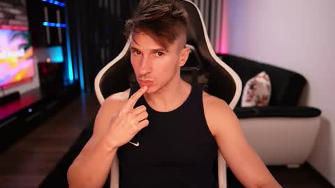 Dorian Reyes online show from 10.03.25