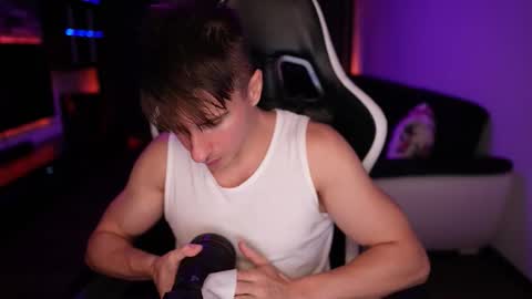 Dorian Reyes online show from 10.12.25