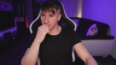 Dorian Reyes online show from 12.14.25