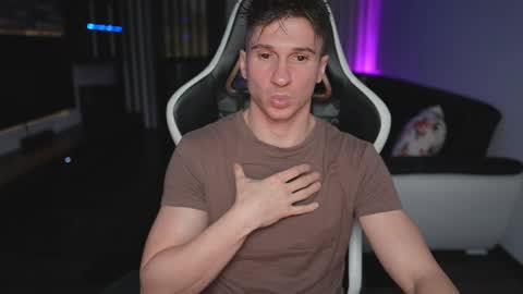 Dorian Reyes online show from 12.20.25