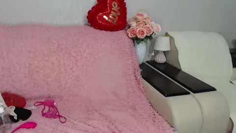 Snapshot of dorisbest chatting on 01.25.25 DorisBest online show from 01.25.25