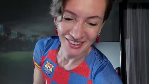 Snapshot of dorothy_meyer chatting on 06.24.26 Dorothy Next stream on Monday at 3am-9am online show from 06.24.26
