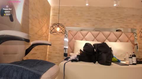  DOROTHY online show from 10.03.25