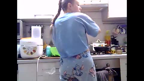 Snapshot of dorrie_ann chatting on 01.27.25 Dorrie Ann online show from 01.27.25