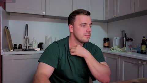 Snapshot of dosilasa chatting on 09.17.25 Sasha online show from 09.17.25