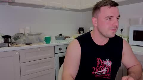 Snapshot of dosilasa chatting on 09.29.25 Sasha online show from 09.29.25