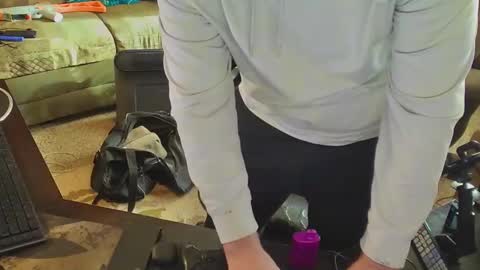 Snapshot of dotyoureyezez chatting on 12.12.24 DotYourEyezez online show from 12.12.24