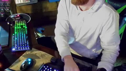 Snapshot of dotyoureyezez chatting on 01.04.25 DotYourEyezez online show from 01.04.25