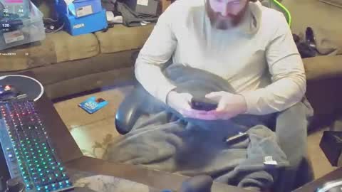 Snapshot of dotyoureyezez chatting on 01.14.25 DotYourEyezez online show from 01.14.25