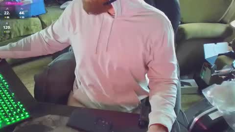 Snapshot of dotyoureyezez chatting on 01.19.25 DotYourEyezez online show from 01.19.25