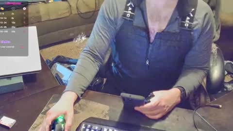 Snapshot of dotyoureyezez chatting on 02.16.25 DotYourEyezez online show from 02.16.25