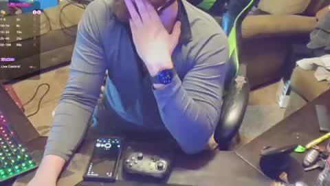 Snapshot of dotyoureyezez chatting on 03.04.25 DotYourEyezez online show from 03.04.25