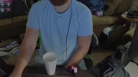 Snapshot of dotyoureyezez chatting on 09.22.25 DotYourEyezez online show from 09.22.25