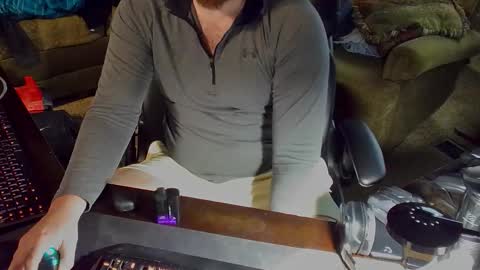 Snapshot of dotyoureyezez chatting on 02.18.26 DotYourEyezez online show from 02.18.26