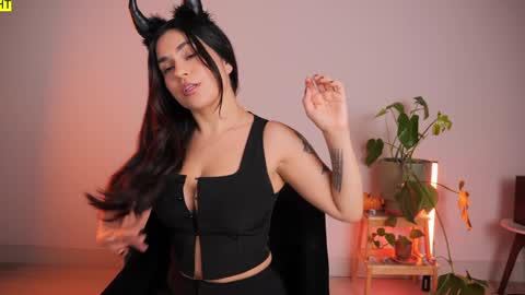 Snapshot of doubedeesarai chatting on 11.01.25 Sara online show from 11.01.25