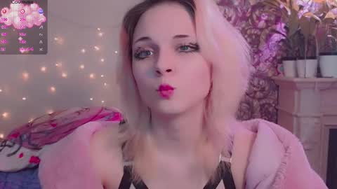 Snapshot of doublebubblecum chatting on 11.01.25 Angie online show from 11.01.25